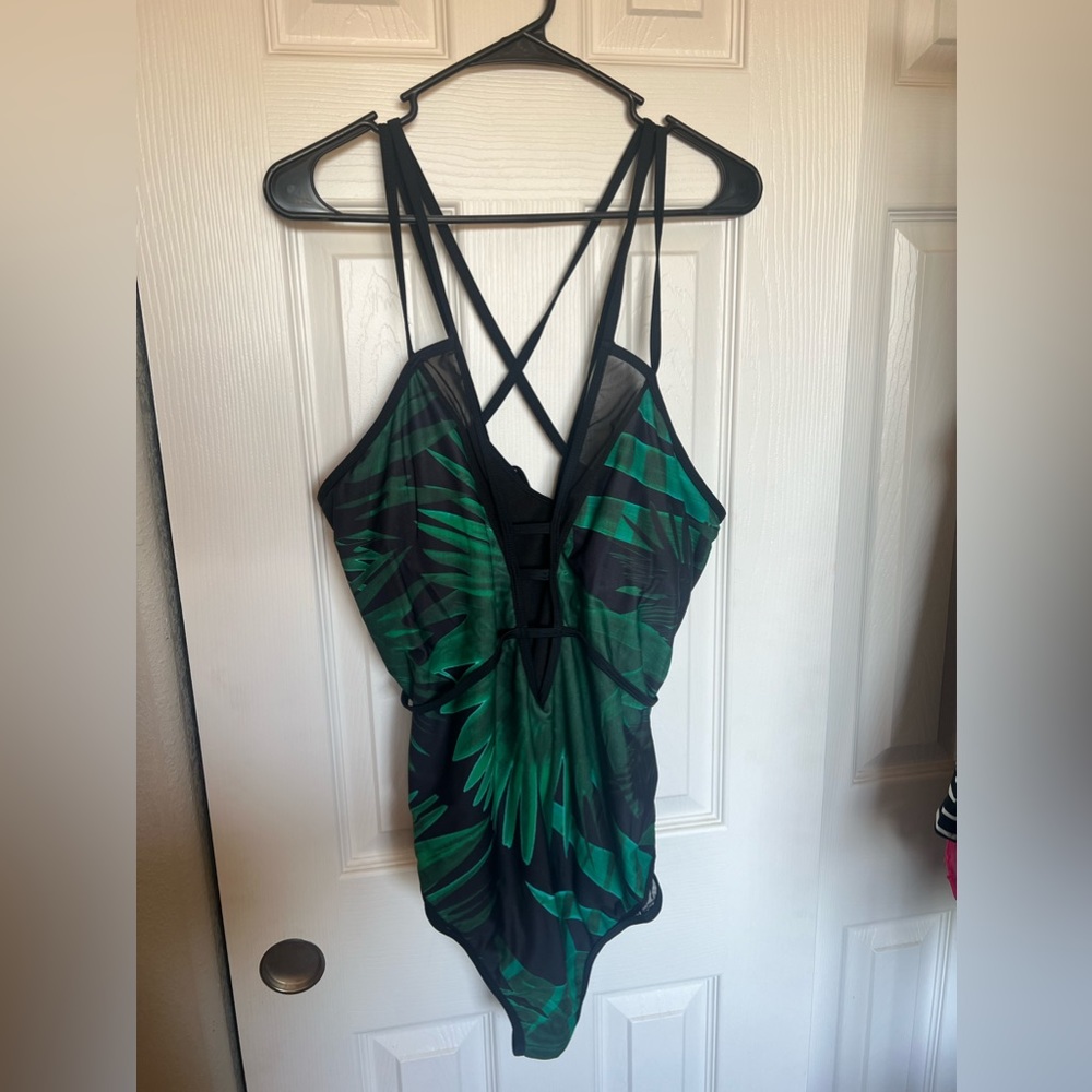 1 piece tropical bathing suit NWOT
